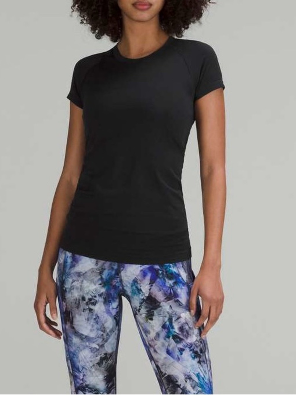 LULULEMON women's swiftly tech short sleeve size 8 LIKE NEW